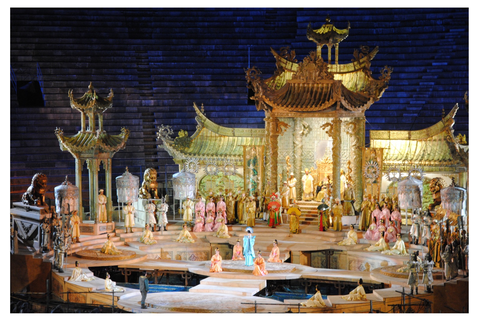 Turandot- Arena di Verona 2012 regia e scenografia Franco Zeffirelli