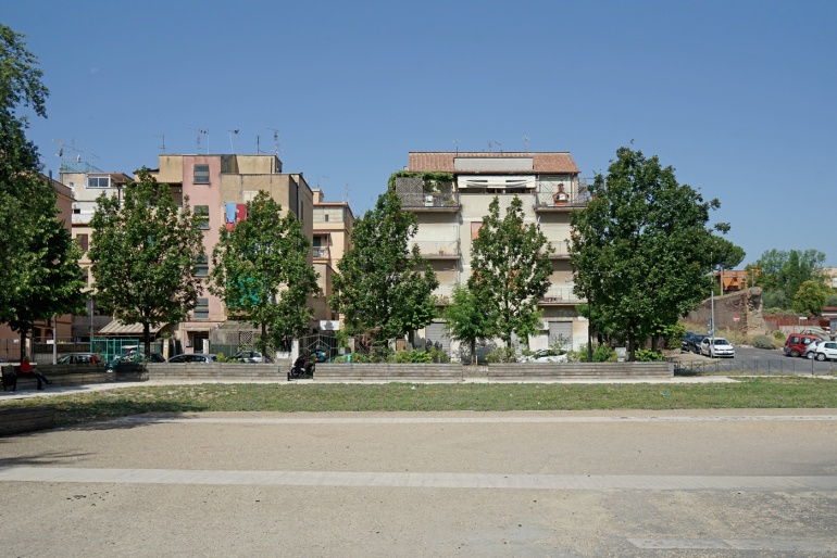 Piazza dell'Acquedotto Alessandrino - Alessandrino